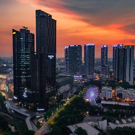 Sky Pool 4 Star Hotel Grade Stay In I-City Shah Alam Exterior photo